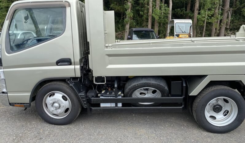 
								Mitsubishi Canter Dump Truck full									