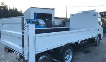 
									2002 Hino Dutro Truck full								