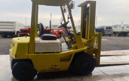 TOYOTA 2 TONNE FORK LIFTER